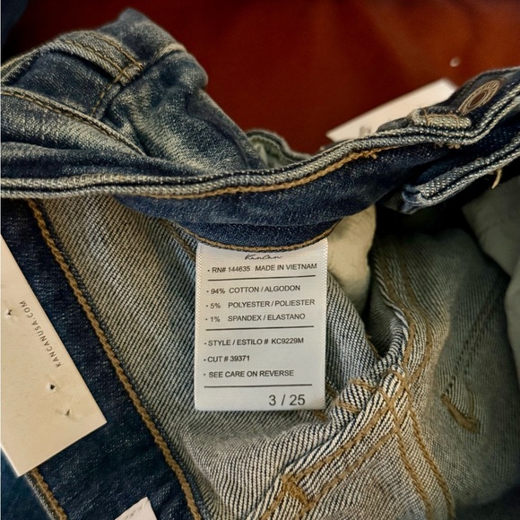 KanCan Light Blue Distressed Capri Ankle Jeans - Women's Size 3/25 - Picture 4 of 4